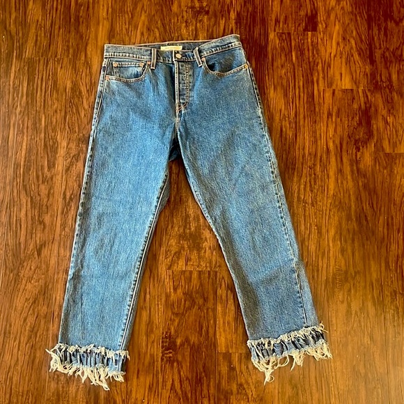 Levi's Denim - Levi’s Wedgie Fit Ruffle Hem Cropped Jeans